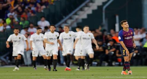 فالنسيا يجرد برشلونة من لقبه ويتوج بطلًا لكأس ملك إسبانيا